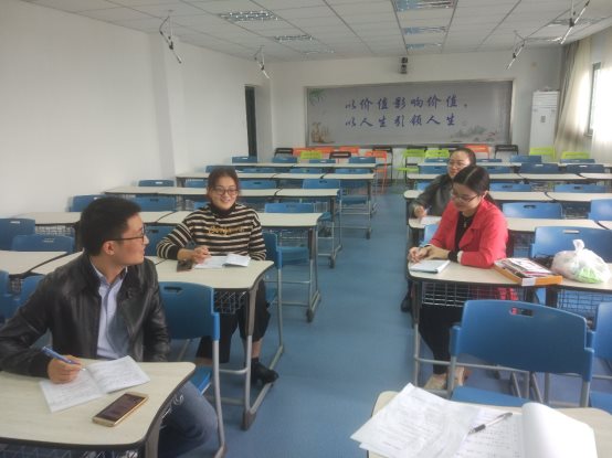 F:\百度云同步盘\文档\科学教研组\2017年\第一次教研\IMG_20171025_152206.jpg